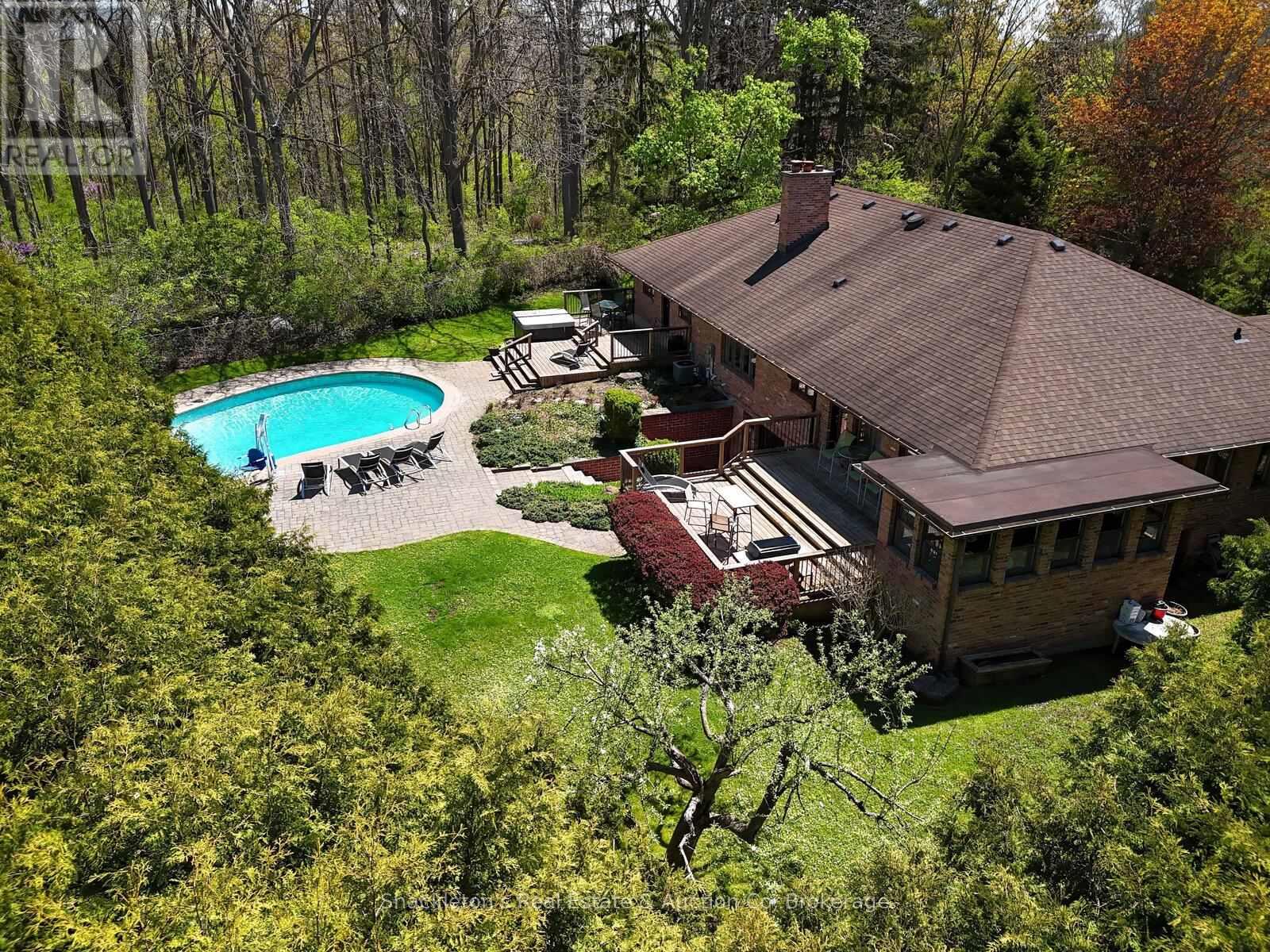 258 Windermere Court E, London North, Ontario  N6G 4L4 - Photo 38 - X12151804