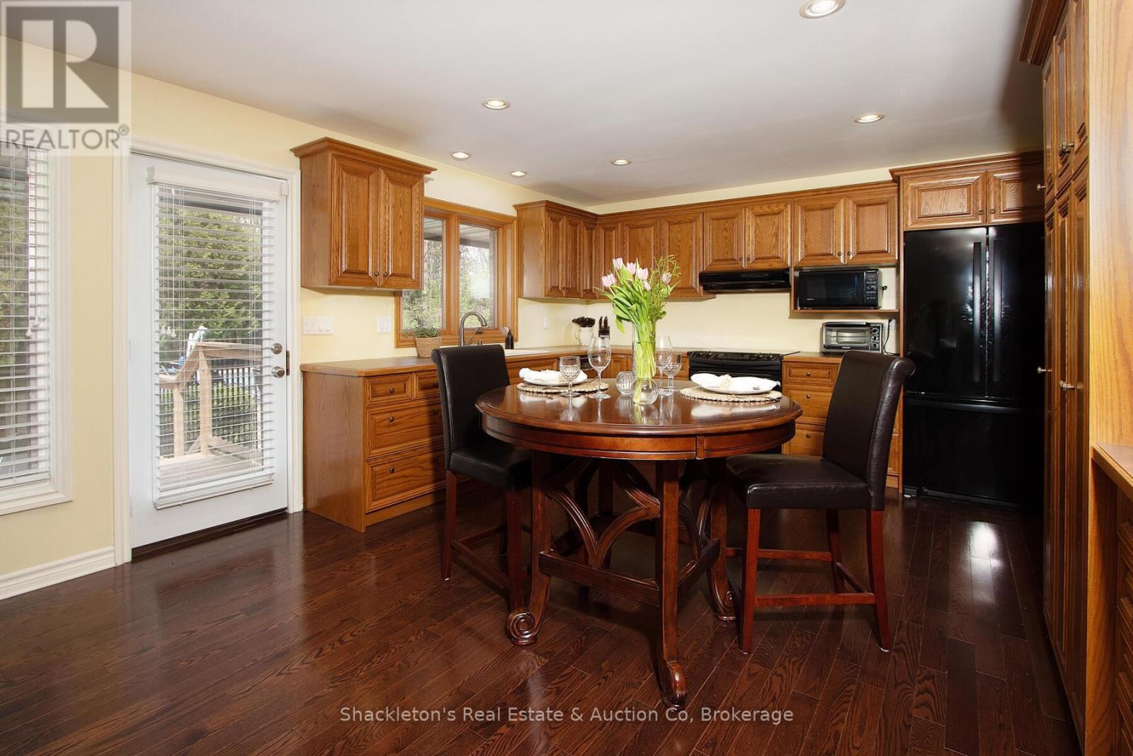 258 Windermere Court E, London North, Ontario  N6G 4L4 - Photo 8 - X12151804