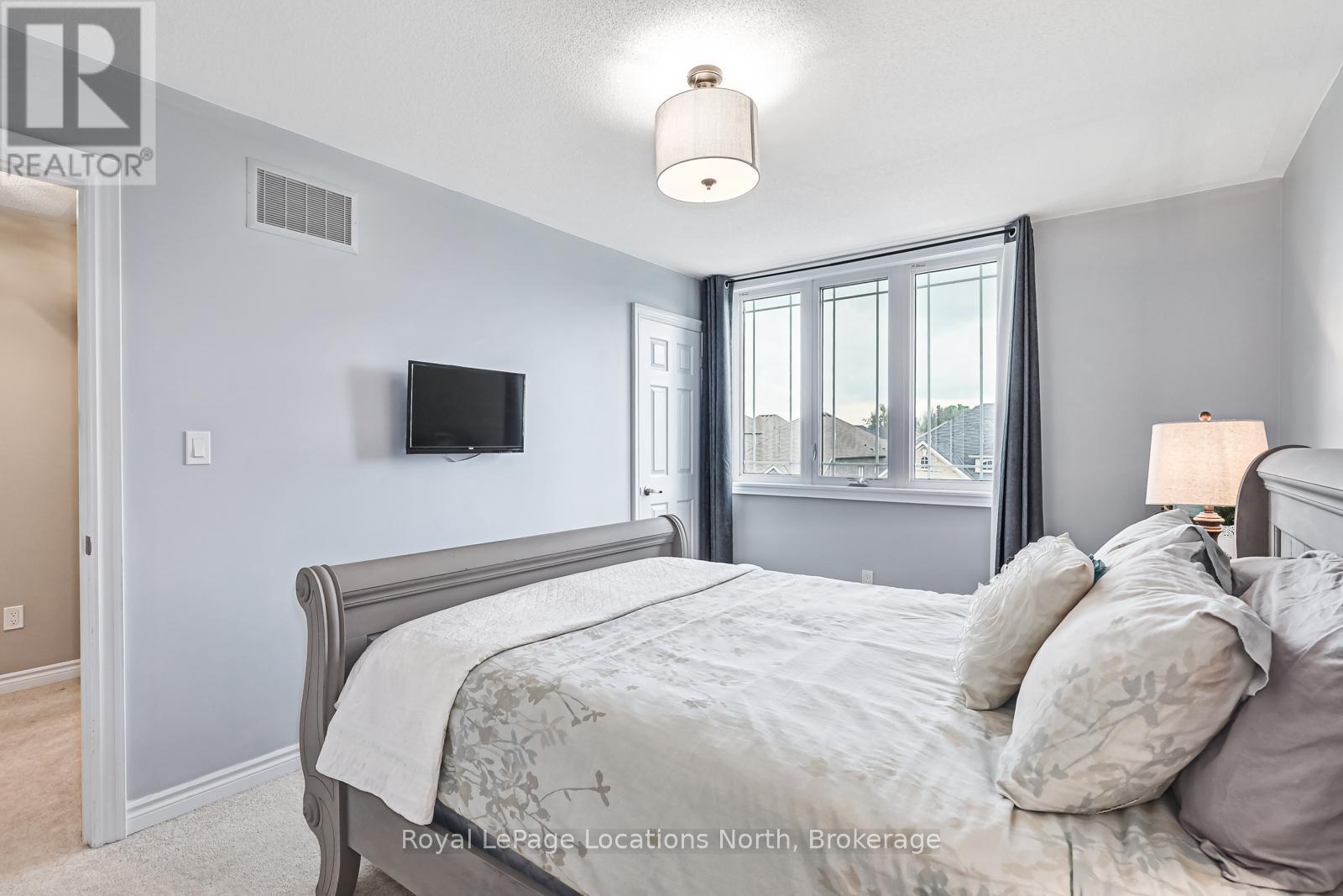 1 Academy Avenue, Wasaga Beach, Ontario  L9Z 0G9 - Photo 21 - S12151941
