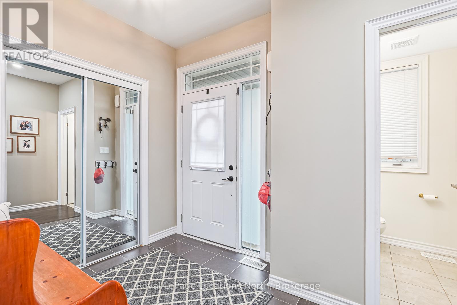 1 Academy Avenue, Wasaga Beach, Ontario  L9Z 0G9 - Photo 5 - S12151941
