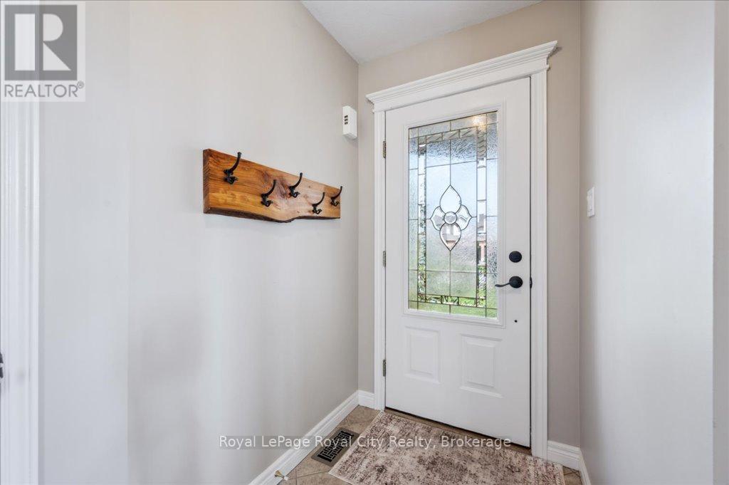 67 Grey Oak Drive, Guelph, Ontario  N1L 1R2 - Photo 6 - X12151859