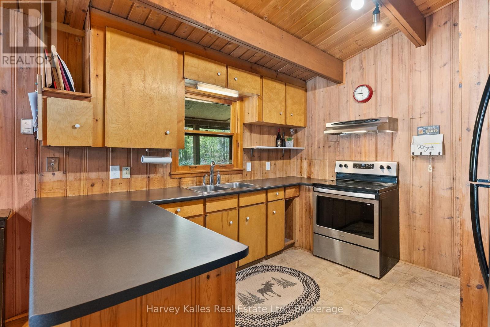 1033 Scott Lane, Lake Of Bays, Ontario  P1H 2J6 - Photo 13 - X12151993