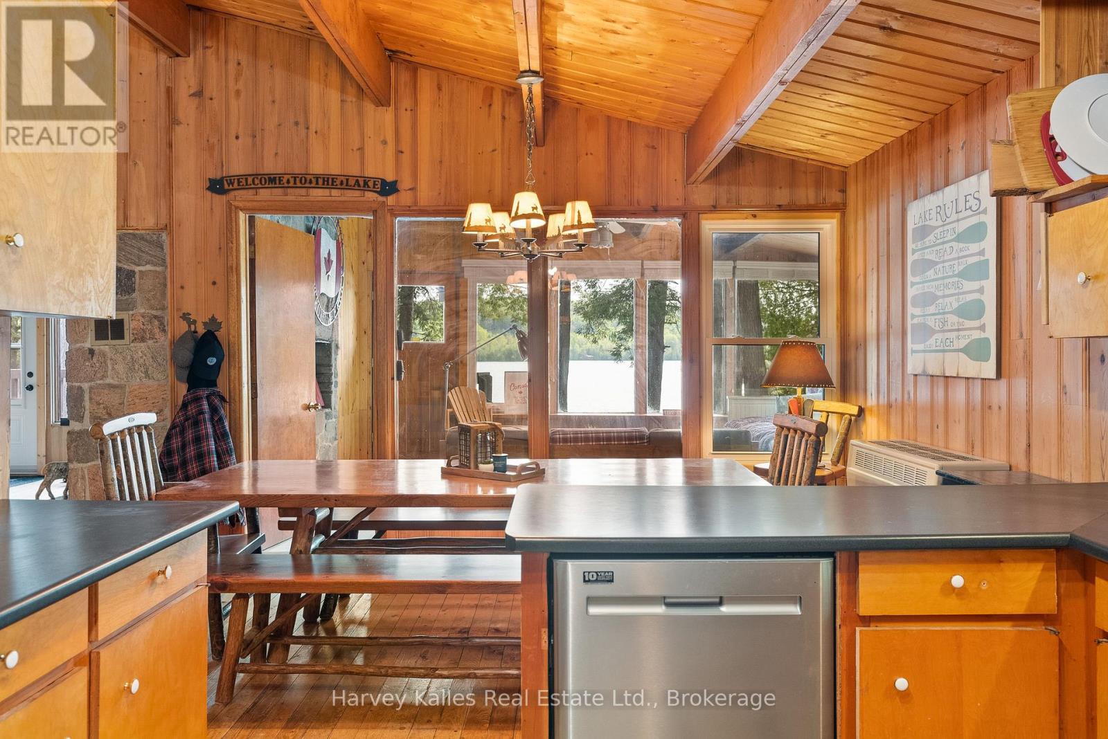 1033 Scott Lane, Lake Of Bays, Ontario  P1H 2J6 - Photo 14 - X12151993