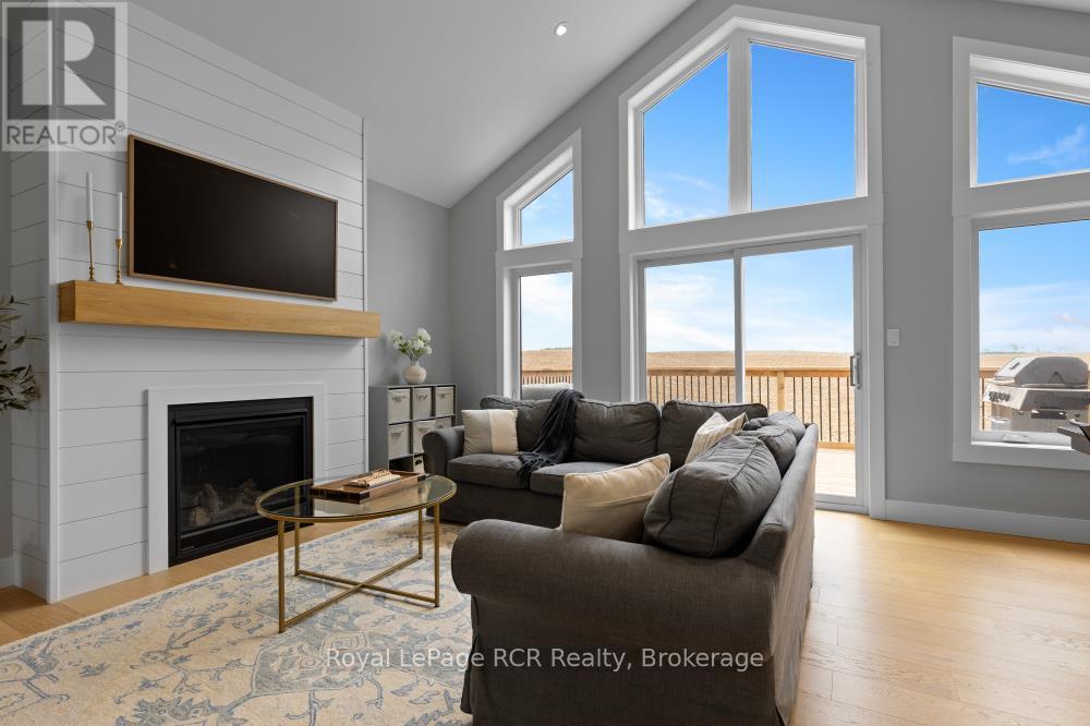 13 Jonathan Crescent, South Bruce, Ontario  N0G 2J0 - Photo 11 - X12152365