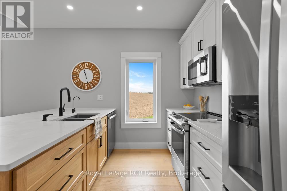 13 Jonathan Crescent, South Bruce, Ontario  N0G 2J0 - Photo 16 - X12152365