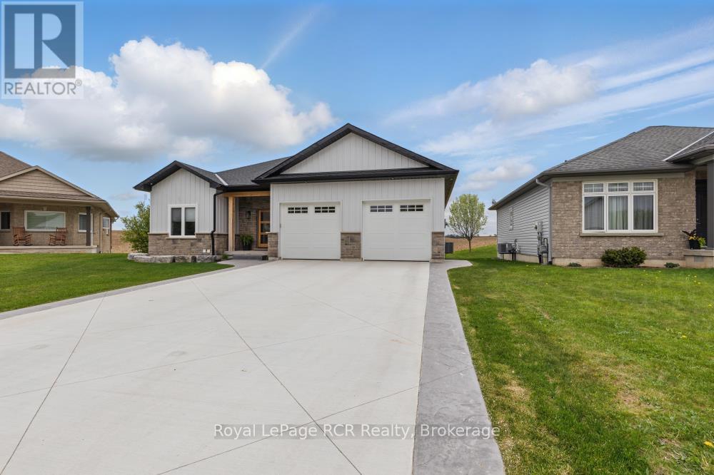13 Jonathan Crescent, South Bruce, Ontario  N0G 2J0 - Photo 3 - X12152365