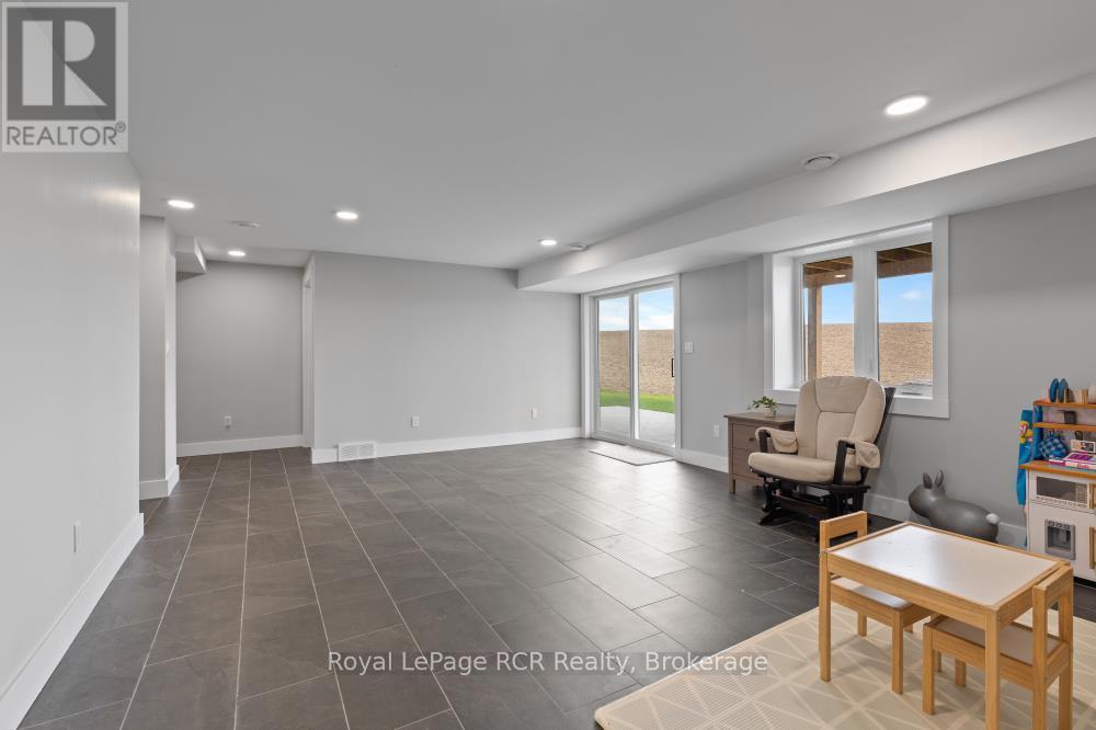 13 Jonathan Crescent, South Bruce, Ontario  N0G 2J0 - Photo 36 - X12152365