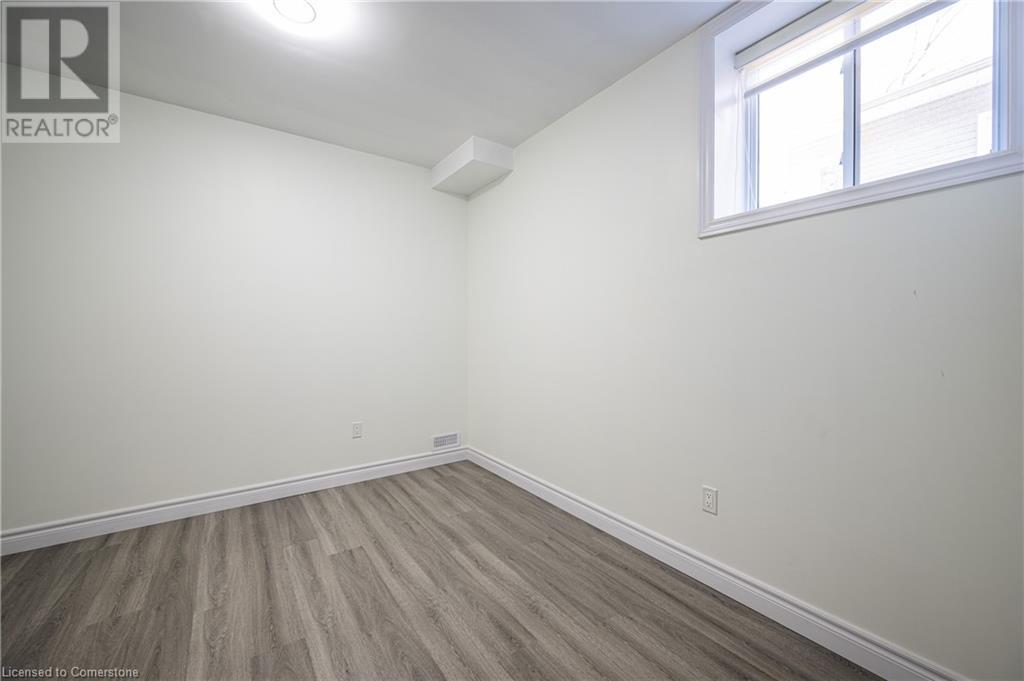 58 Amos Avenue Unit# Lower, Waterloo, Ontario  N2L 5G3 - Photo 11 - 40728500