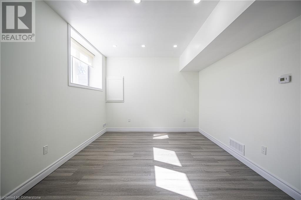 58 Amos Avenue Unit# Lower, Waterloo, Ontario  N2L 5G3 - Photo 3 - 40728500