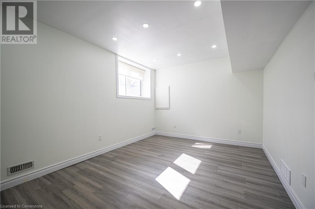 58 Amos Avenue Unit# Lower, Waterloo, Ontario  N2L 5G3 - Photo 4 - 40728500
