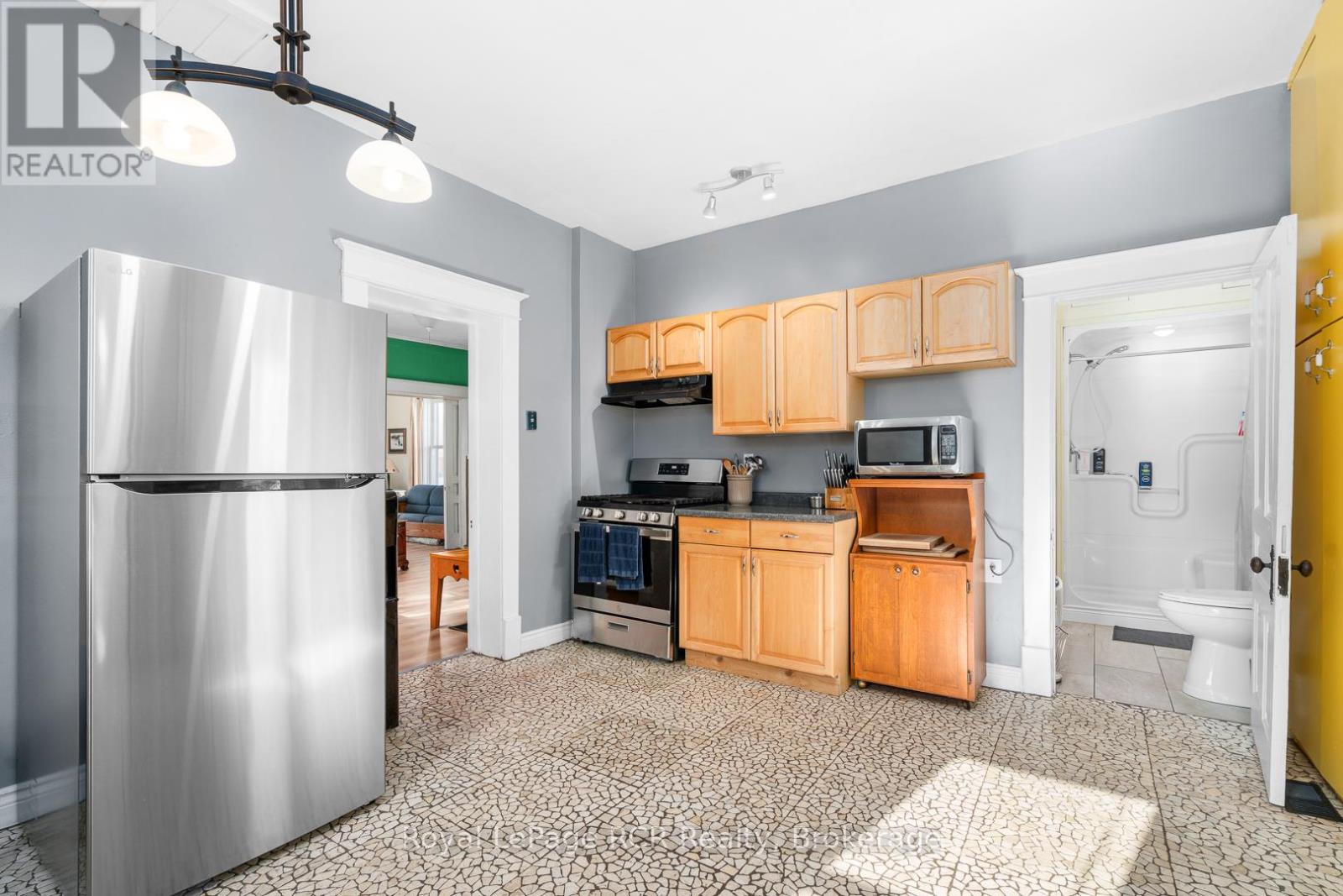 463 12th Street, Hanover, Ontario  N4N 1W1 - Photo 13 - X12152747