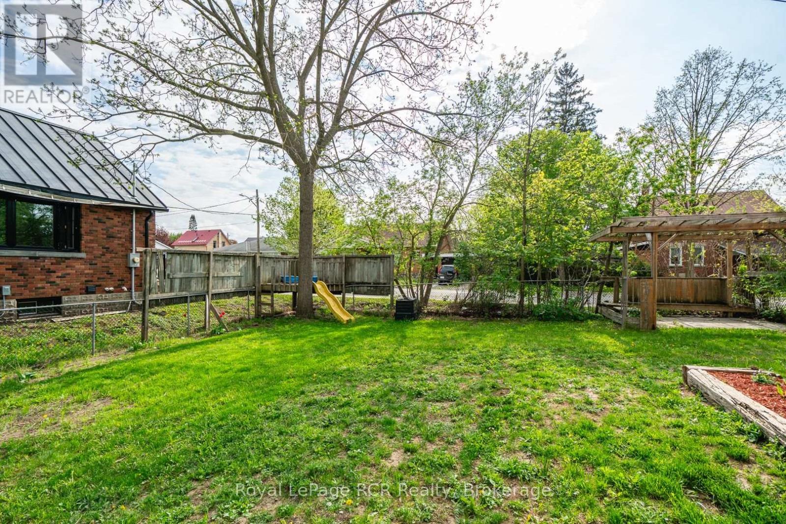 463 12th Street, Hanover, Ontario  N4N 1W1 - Photo 36 - X12152747