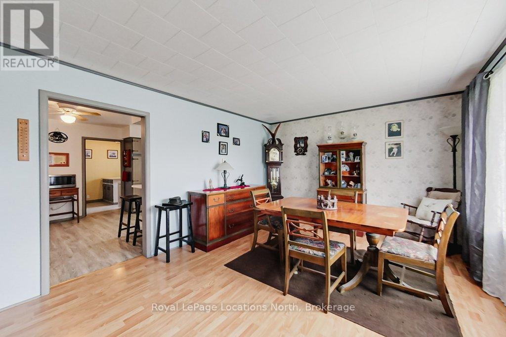 141 Gardiner Street, Meaford, Ontario  N4L 1W6 - Photo 3 - X12152937