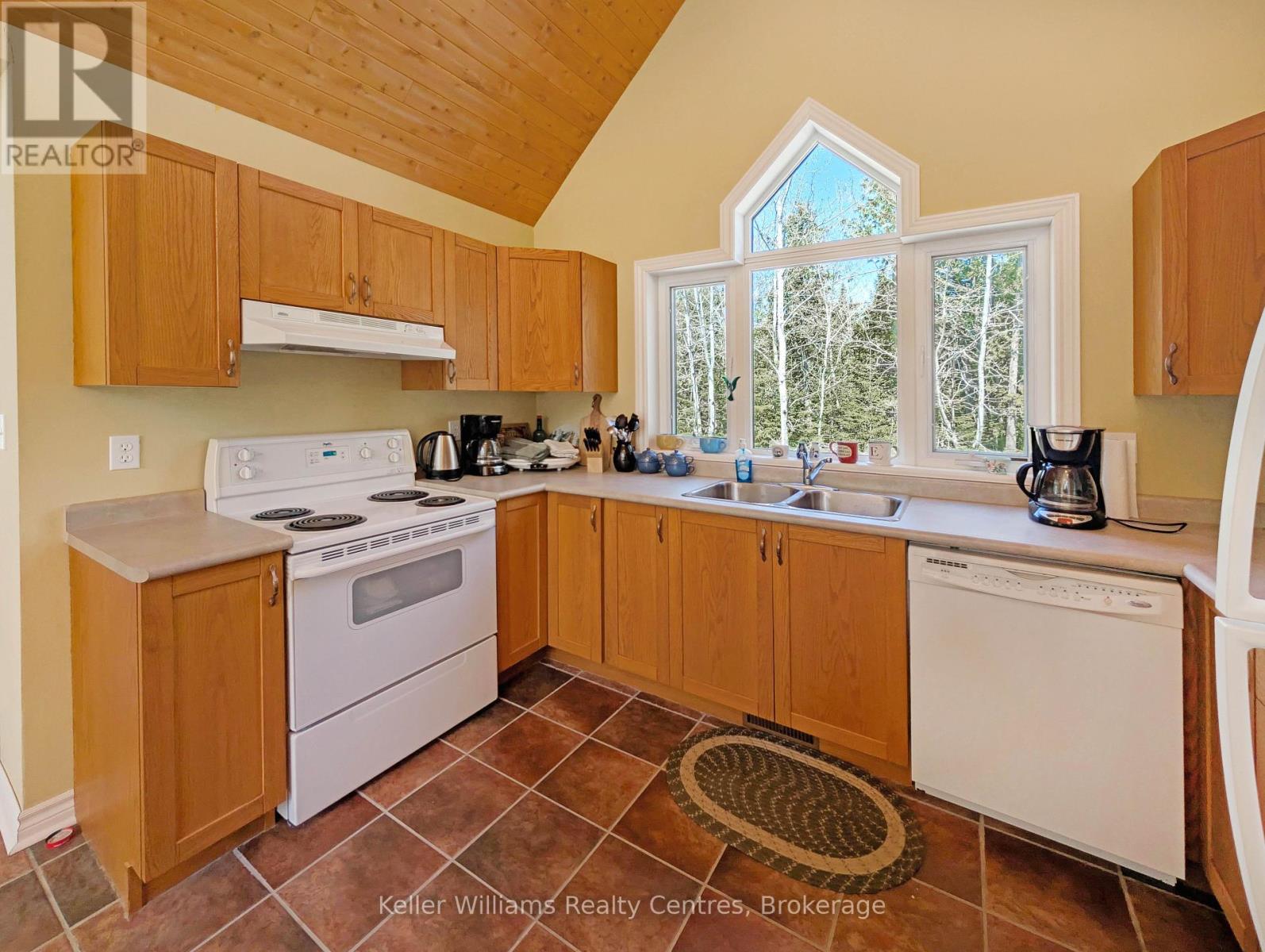 39 Lakewood Country Lane, Northern Bruce Peninsula, Ontario  N0H 1W0 - Photo 16 - X12152946