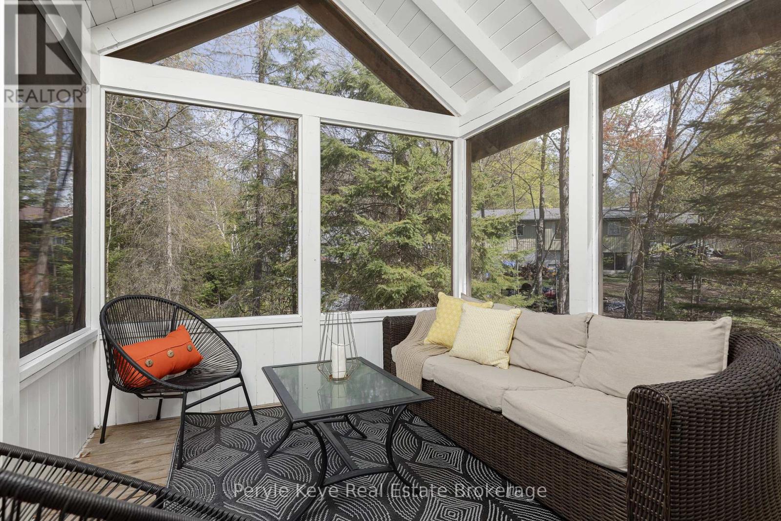 41 Woodland Drive, Bracebridge, Ontario  P1L 1M3 - Photo 3 - X12152961