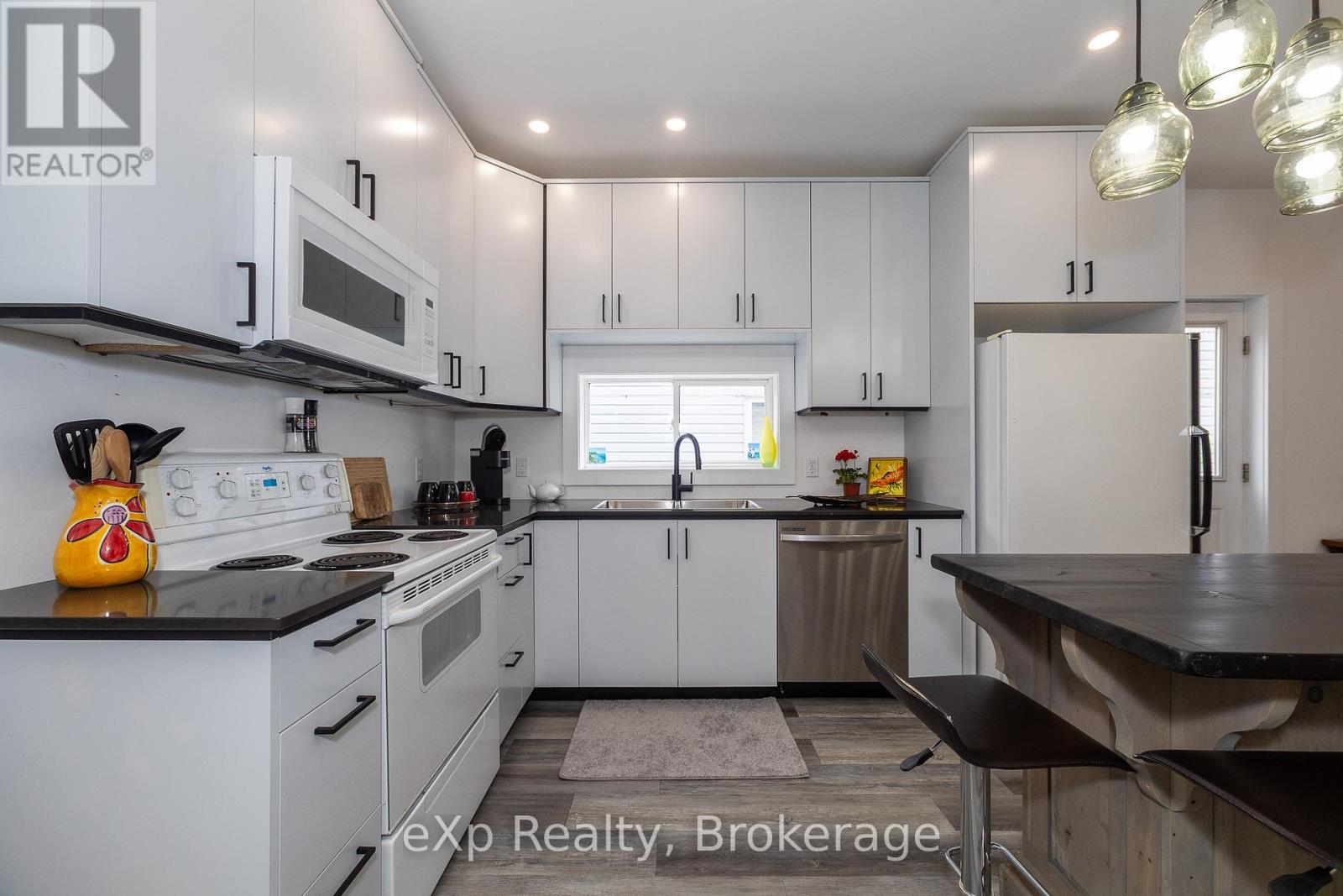 360 Frank Street, South Bruce Peninsula, Ontario  N0H 2T0 - Photo 13 - X12152998