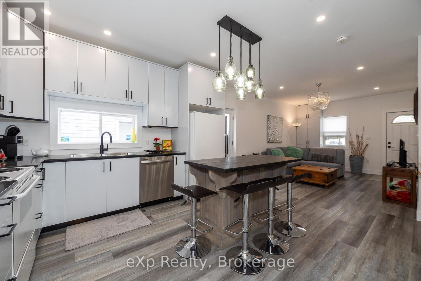 360 Frank Street, South Bruce Peninsula, Ontario  N0H 2T0 - Photo 14 - X12152998