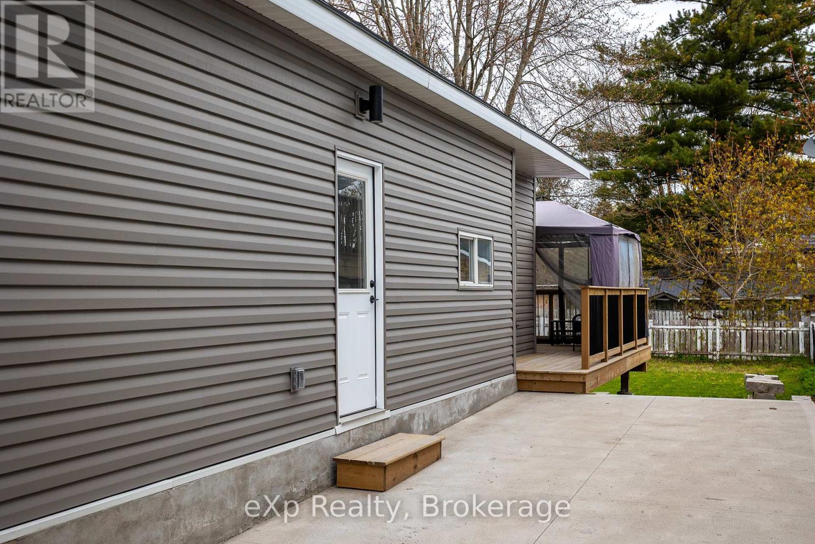 360 Frank Street, South Bruce Peninsula, Ontario  N0H 2T0 - Photo 26 - X12152998