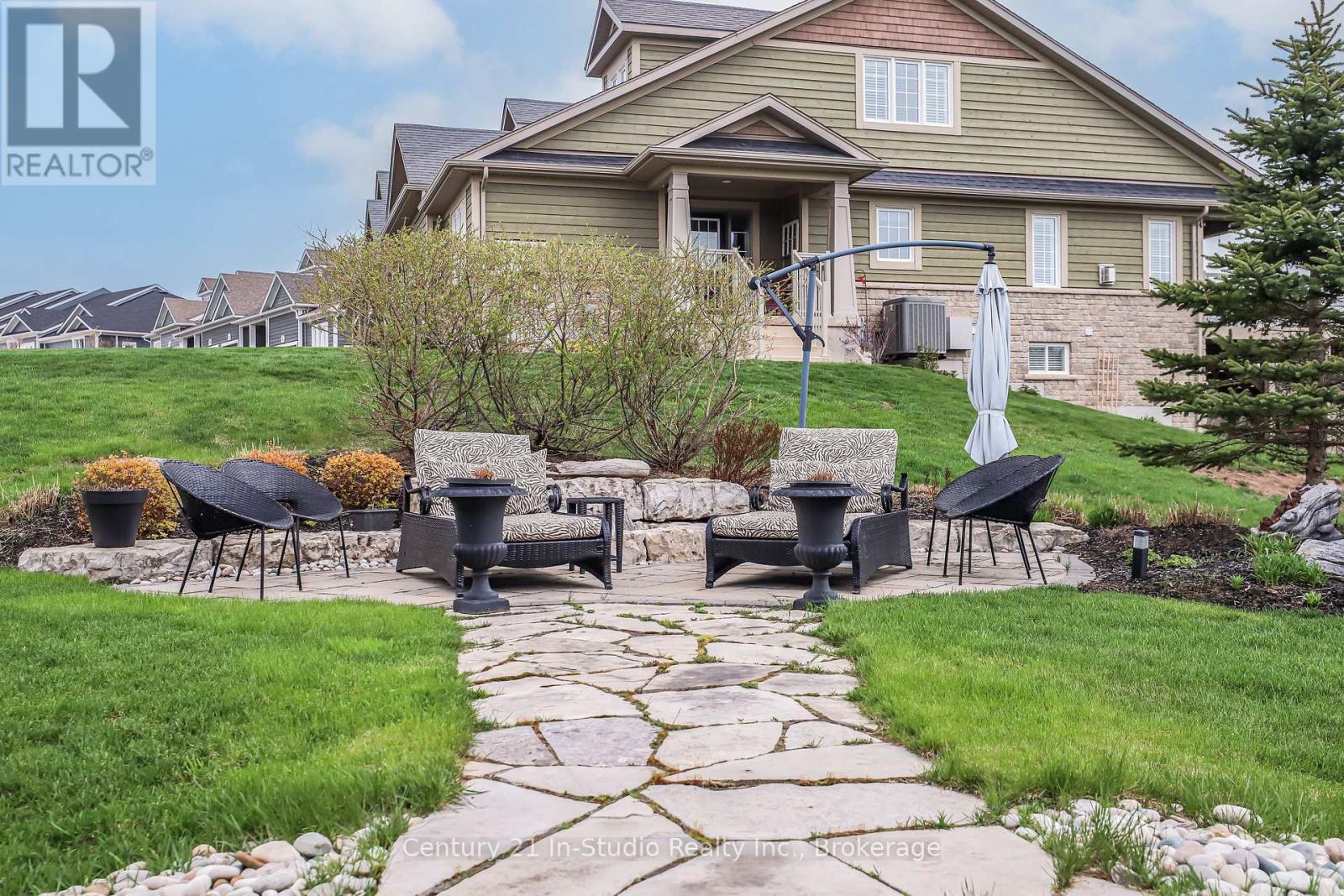 136 Cobble Beach Drive, Georgian Bluffs, Ontario  N0H 1S0 - Photo 6 - X12153088