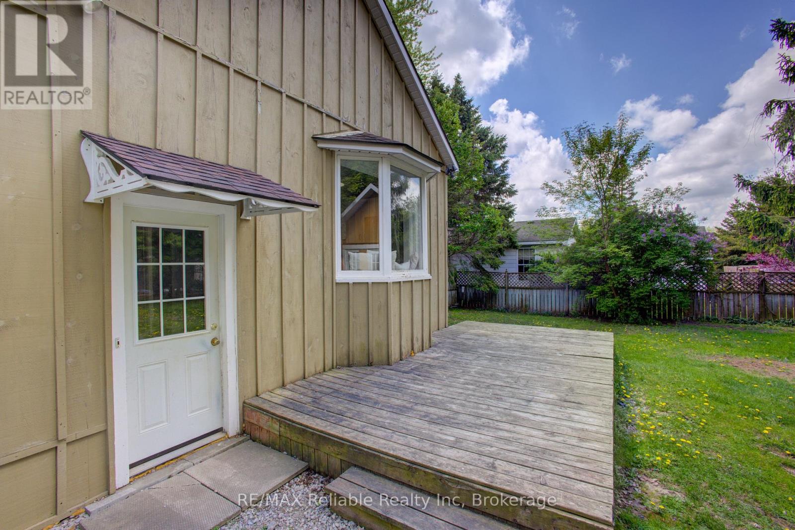 31 Sparling Street, Huron East, Ontario  N0K 1W0 - Photo 35 - X12153115
