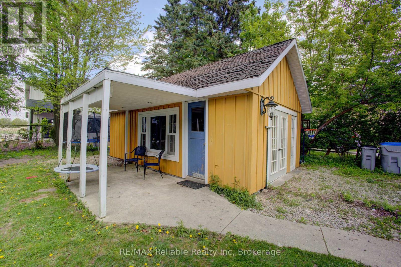 31 Sparling Street, Huron East, Ontario  N0K 1W0 - Photo 40 - X12153115