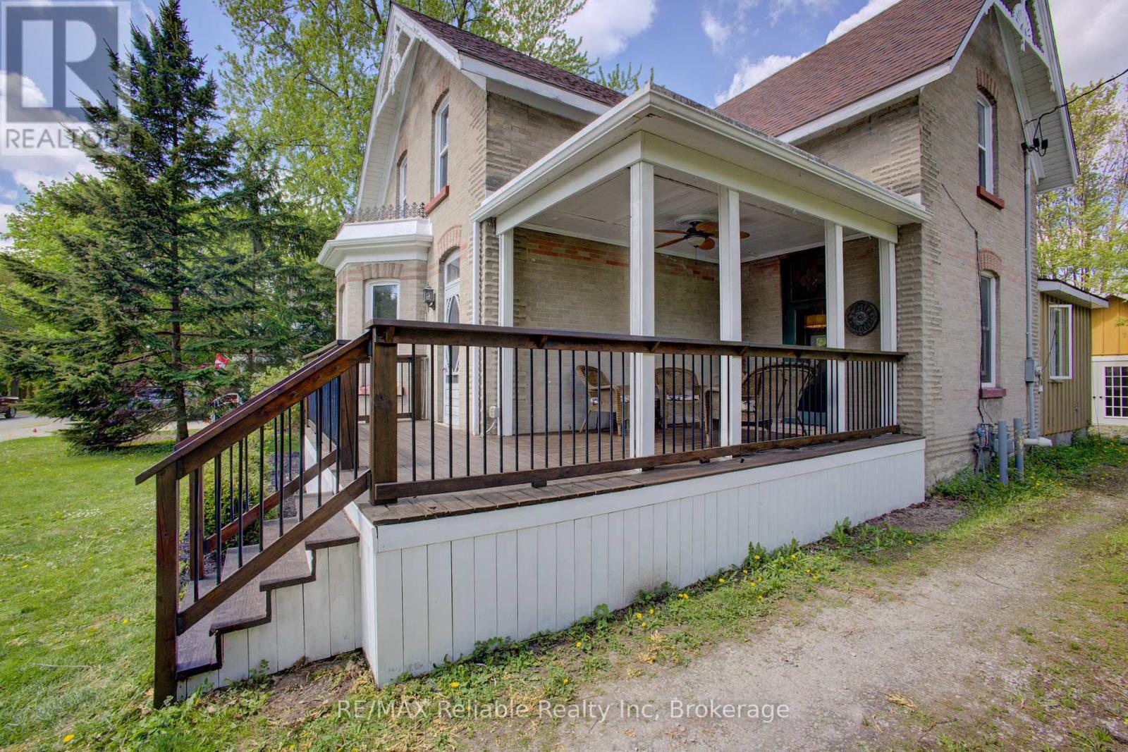 31 Sparling Street, Huron East, Ontario  N0K 1W0 - Photo 6 - X12153115