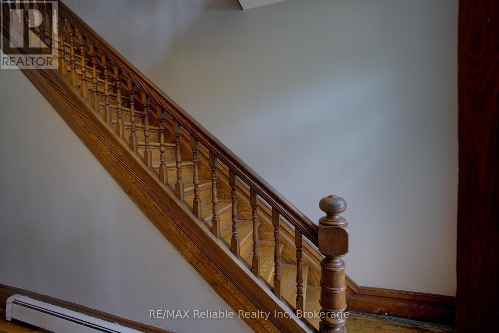 31 Sparling Street, Huron East, Ontario  N0K 1W0 - Photo 7 - X12153115