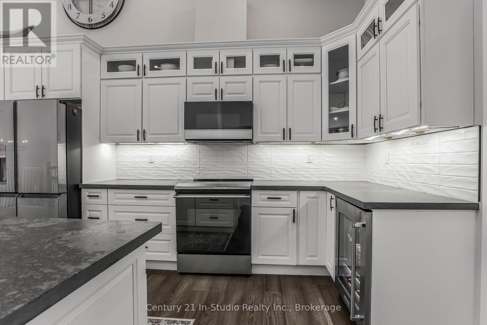 73 Everett Road, South Bruce Peninsula, Ontario  N0H 2T0 - Photo 15 - X12153203