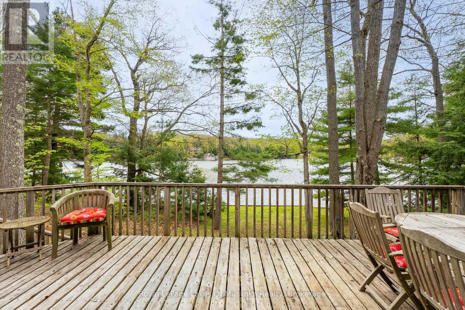 1050 Packers Bay Road, Muskoka Lakes, Ontario  P0C 1M0 - Photo 16 - X12153251