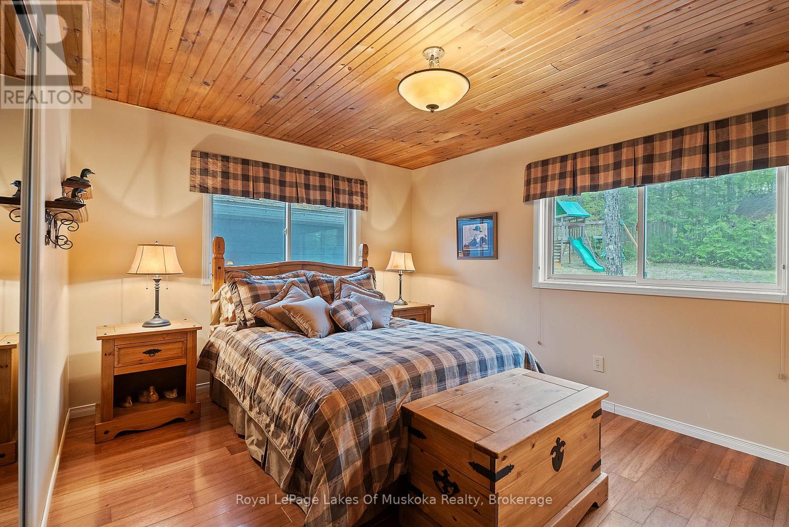 1050 Packers Bay Road, Muskoka Lakes, Ontario  P0C 1M0 - Photo 35 - X12153251