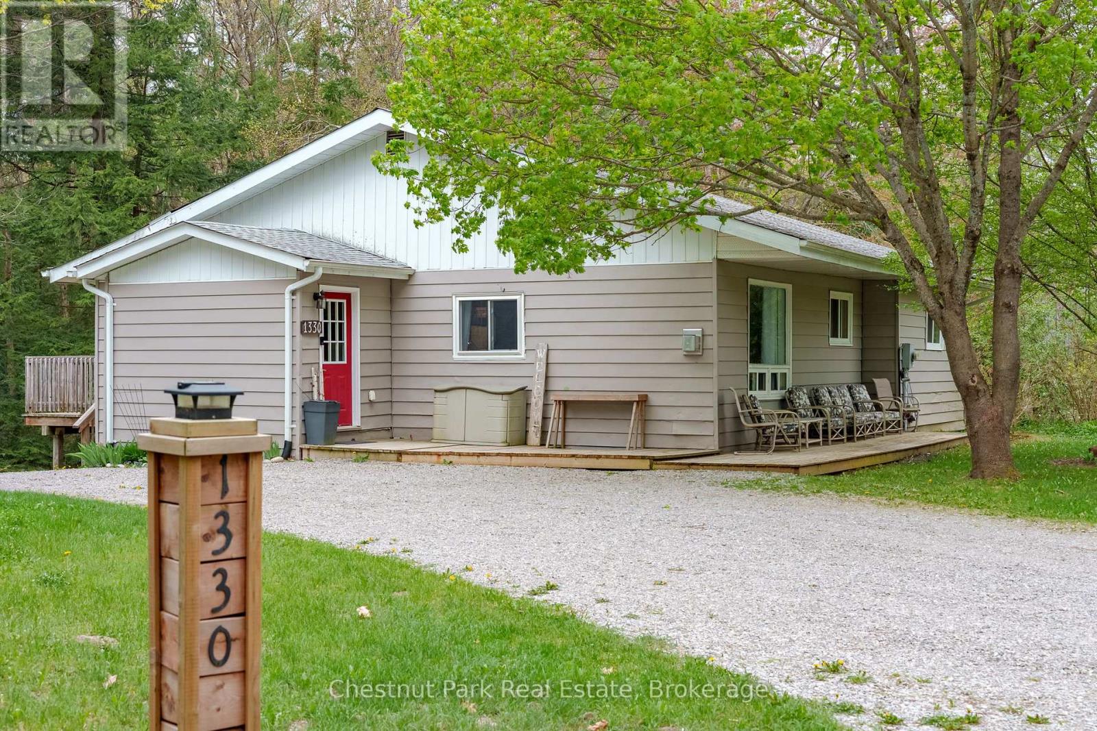 1330 Cedar Lane, Bracebridge, Ontario  P1L 1W0 - Photo 2 - X12153504