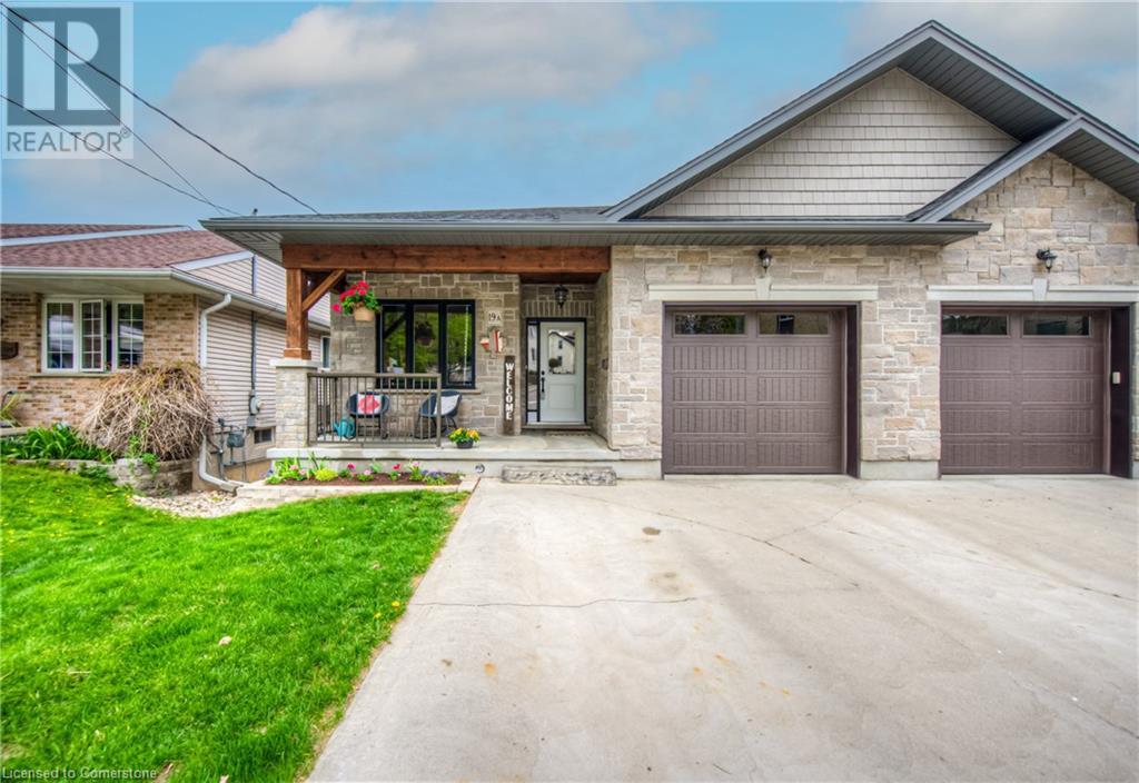 19A RIVERSIDE DRIVE EAST Drive E, Elmira, Ontario