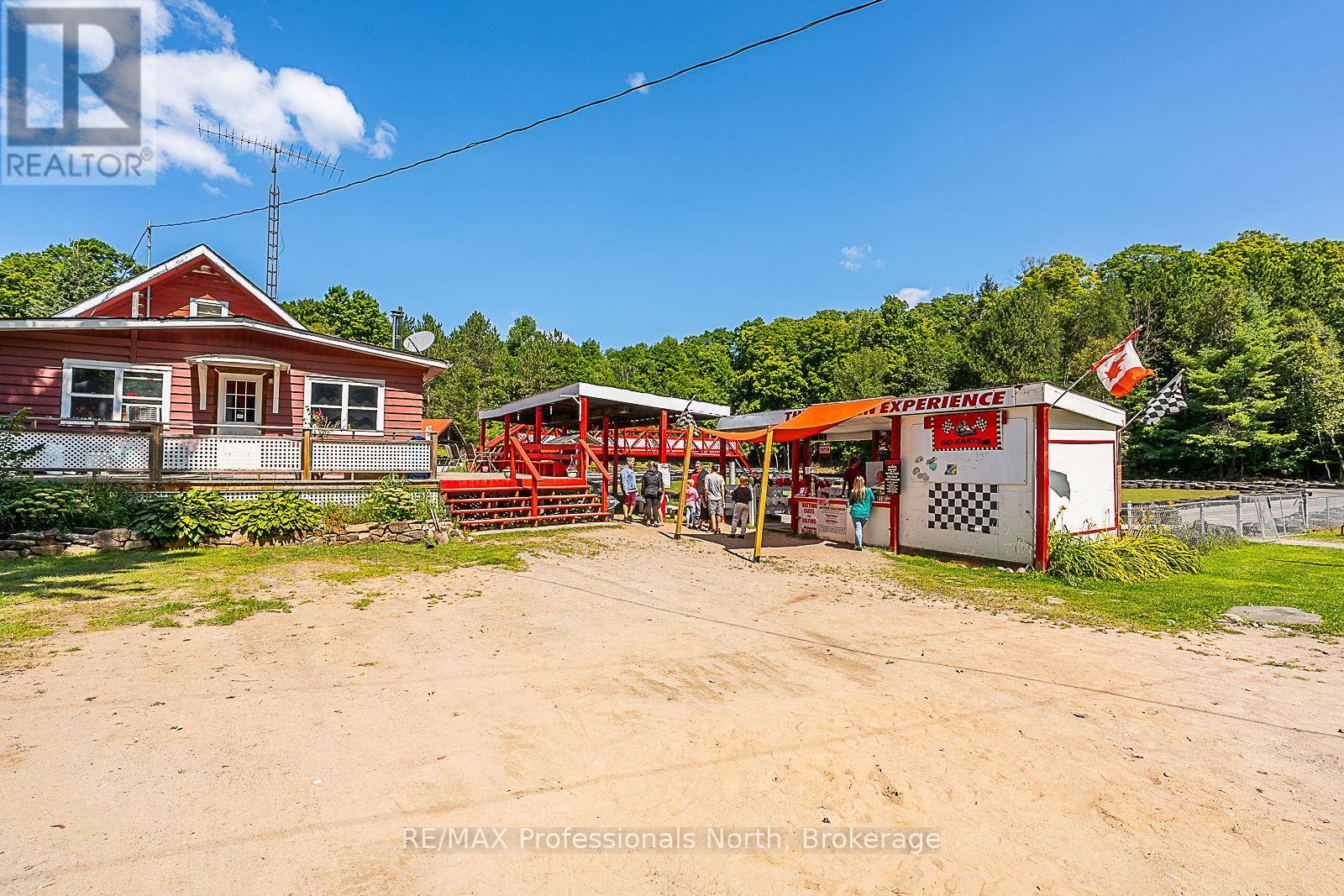 1063 Ravine Road, Minden Hills, Ontario  K0M 2K0 - Photo 4 - X12153655