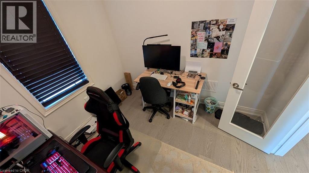 20 Zimmerman Gardens, Waterdown, Ontario  L8B 1Y9 - Photo 3 - 40729433