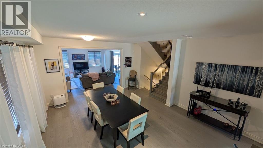 20 Zimmerman Gardens, Waterdown, Ontario  L8B 1Y9 - Photo 4 - 40729433