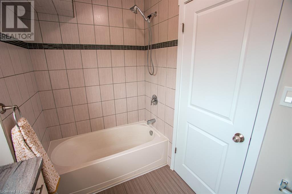 489 East Avenue Unit# B, Kitchener, Ontario  N2H 0A8 - Photo 35 - 40729596