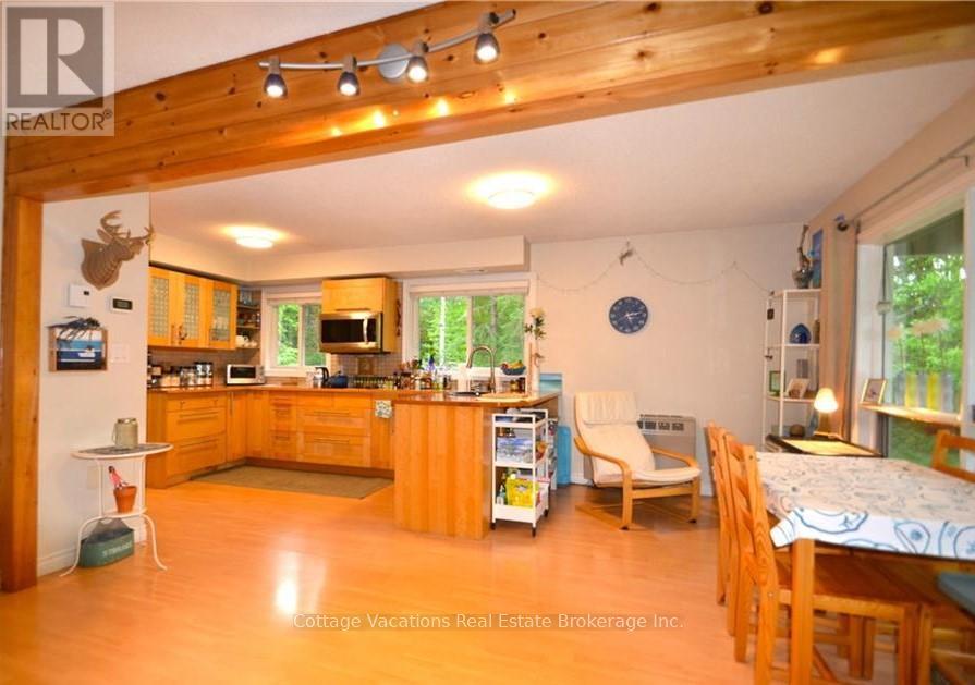 341 Old North Road, Huntsville, Ontario  P1H 2J4 - Photo 14 - X12154016