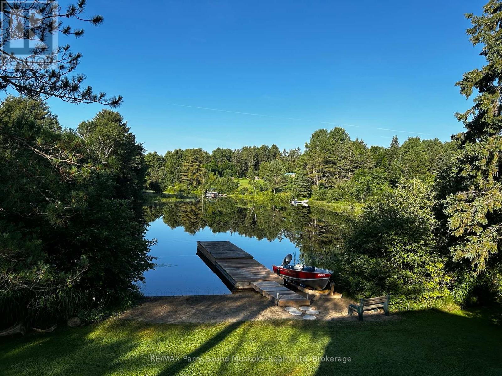 22 Dickinson Road, Mckellar, Ontario  P2A 2W7 - Photo 4 - X12154092