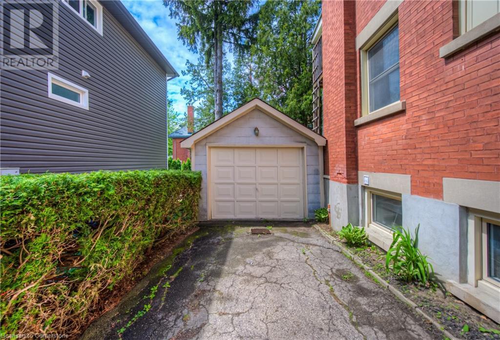 337 Gordon Street, Guelph, Ontario  N1G 1X7 - Photo 3 - 40728206
