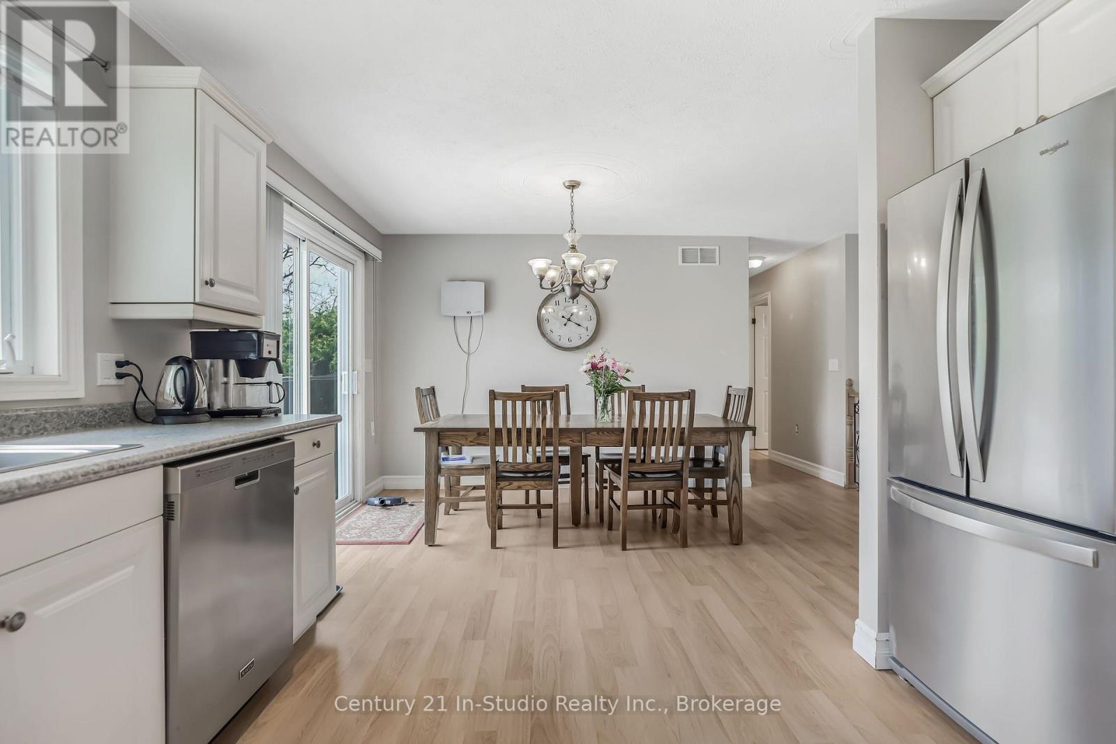 406 Alice Street, Saugeen Shores, Ontario  N0H 2L0 - Photo 14 - X12154113