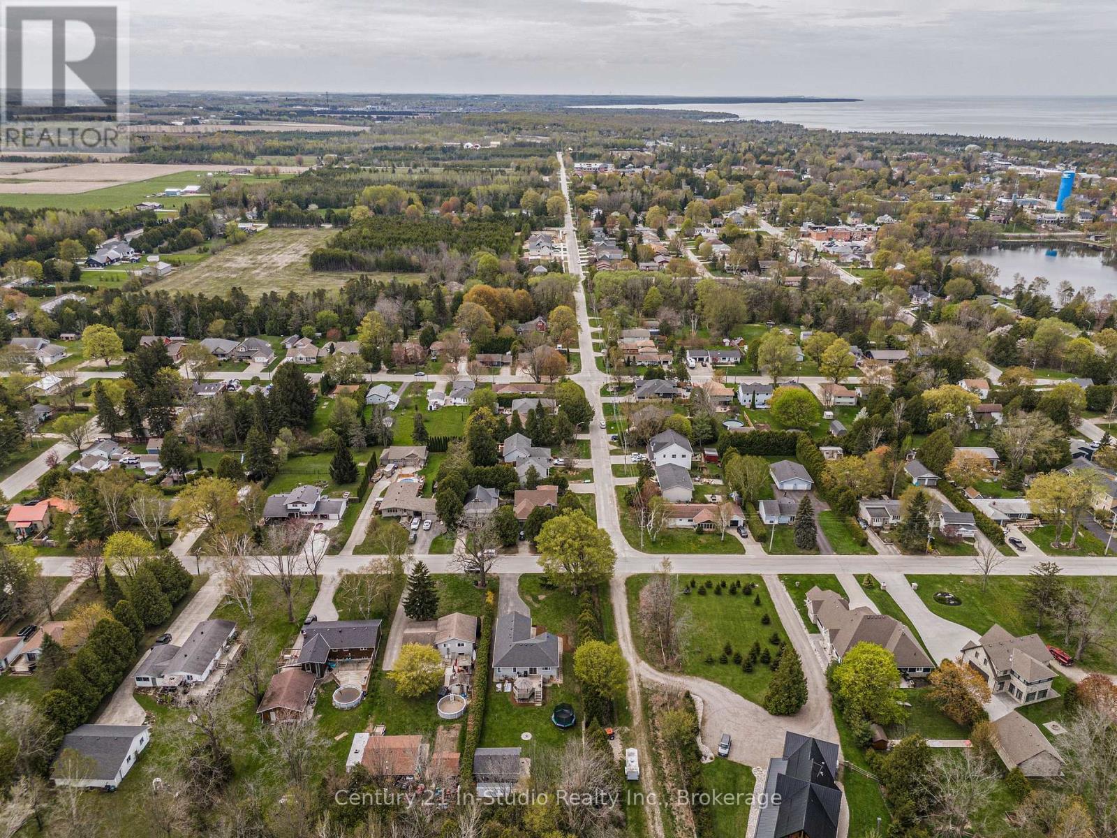 406 Alice Street, Saugeen Shores, Ontario  N0H 2L0 - Photo 37 - X12154113