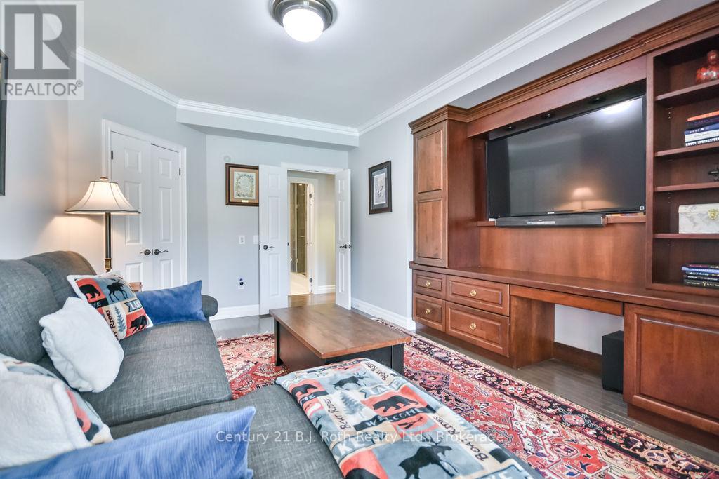 507 - 110 Steamship Bay Road, Gravenhurst, Ontario  P1P 1Z9 - Photo 32 - X12154166