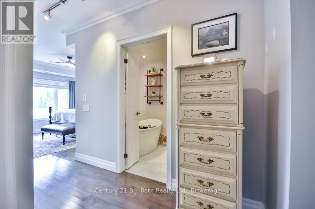 507 - 110 Steamship Bay Road, Gravenhurst, Ontario  P1P 1Z9 - Photo 36 - X12154166