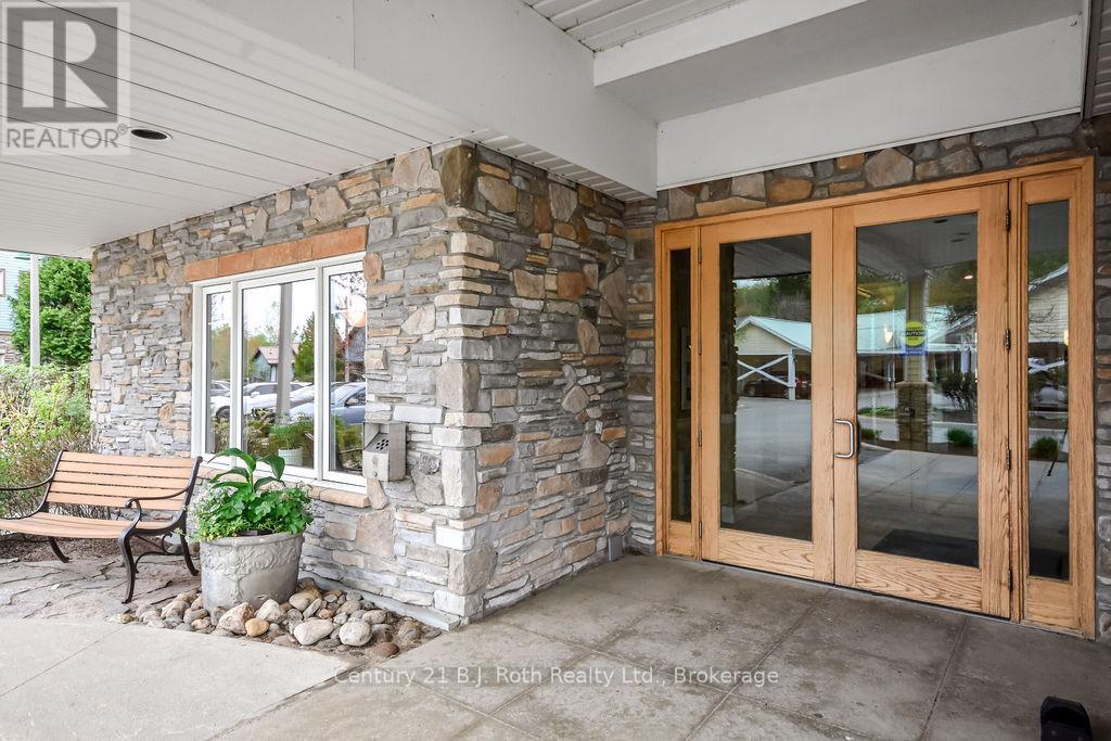 507 - 110 Steamship Bay Road, Gravenhurst, Ontario  P1P 1Z9 - Photo 5 - X12154166