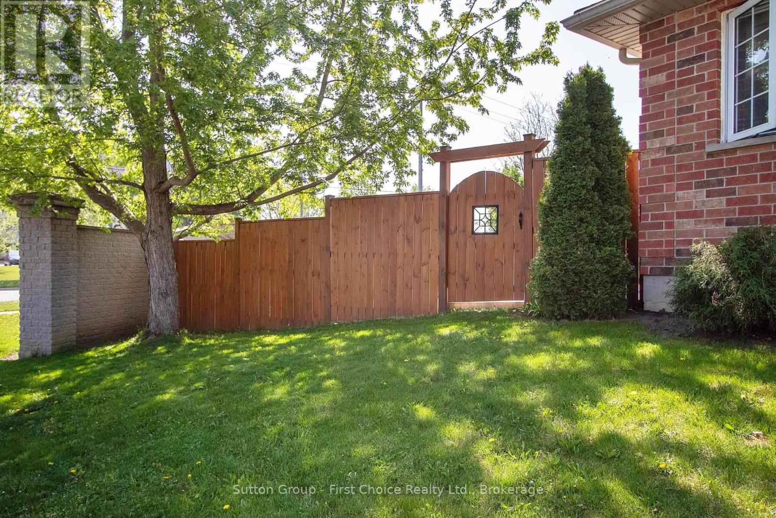103 Gregory Crescent, Stratford, Ontario  N5A 8A6 - Photo 6 - X12154204