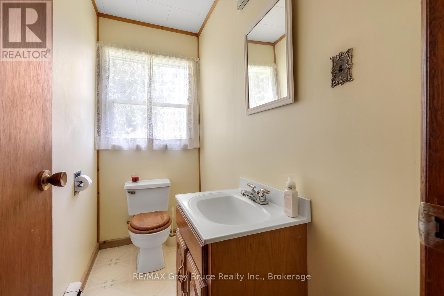 7382 Highway 6, Northern Bruce Peninsula, Ontario  N0H 2R0 - Photo 17 - X12154209