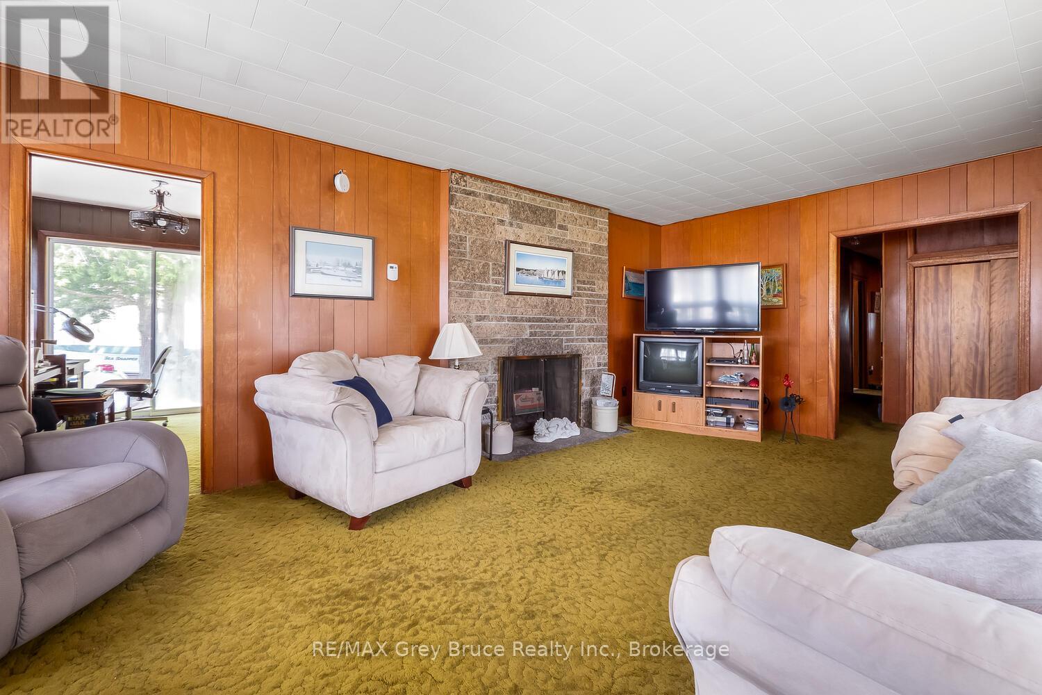7382 Highway 6, Northern Bruce Peninsula, Ontario  N0H 2R0 - Photo 4 - X12154209
