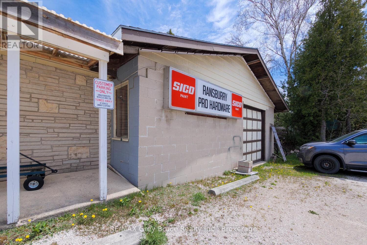 7382 Highway 6 Highway, Northern Bruce Peninsula, Ontario  N0H 2R0 - Photo 9 - X12154220