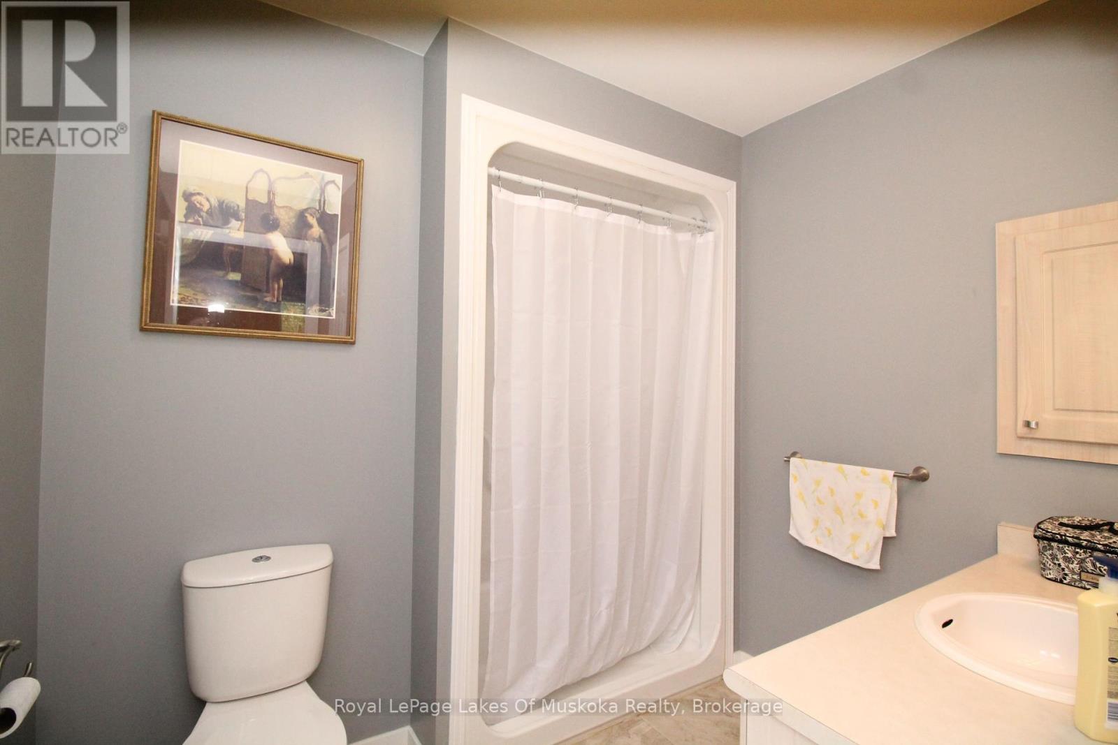 30 Hedgewood Lane, Gravenhurst, Ontario  P1P 1Y8 - Photo 11 - X12154306