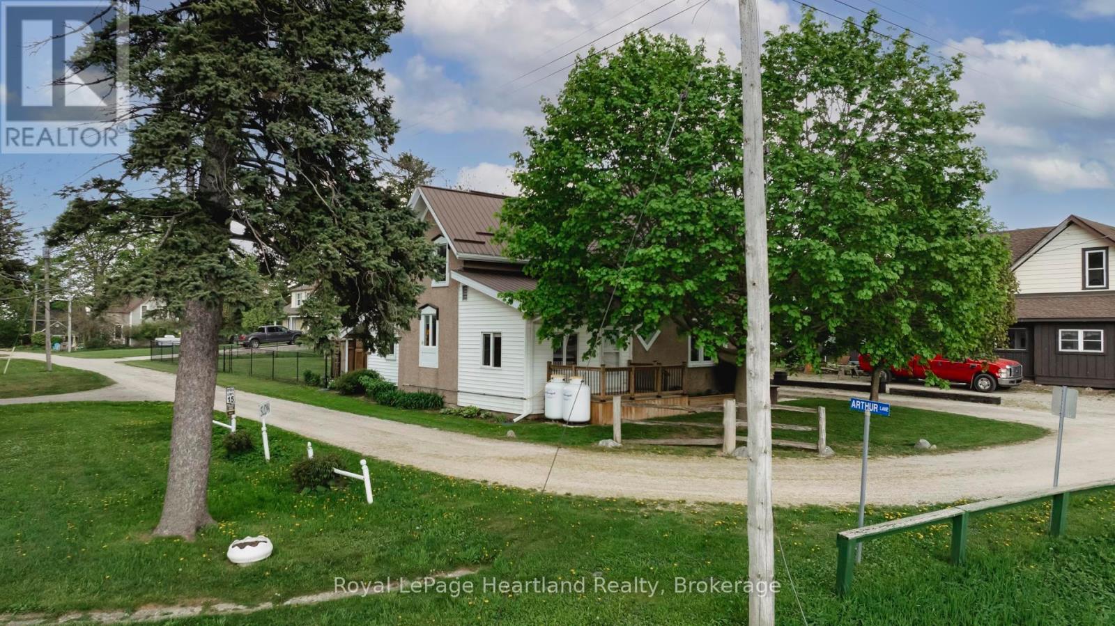 102 Goderich Street, Ashfield-Colborne-Wawanosh, Ontario  N0M 1E0 - Photo 10 - X12154366